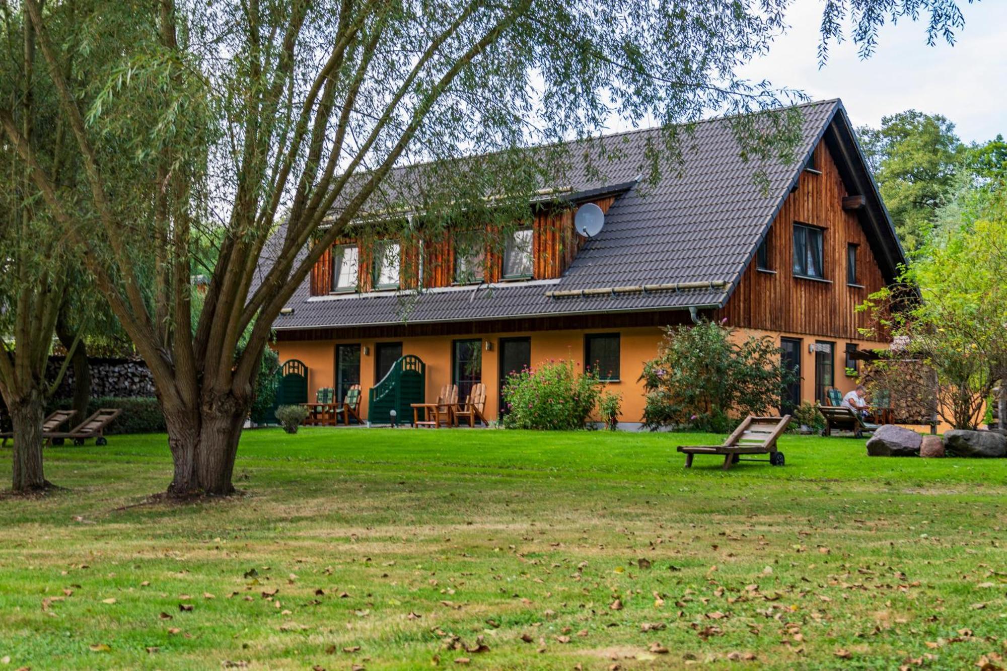 Gasthaus & Pension Am Kurfuerstendamm Burg  Ngoại thất bức ảnh