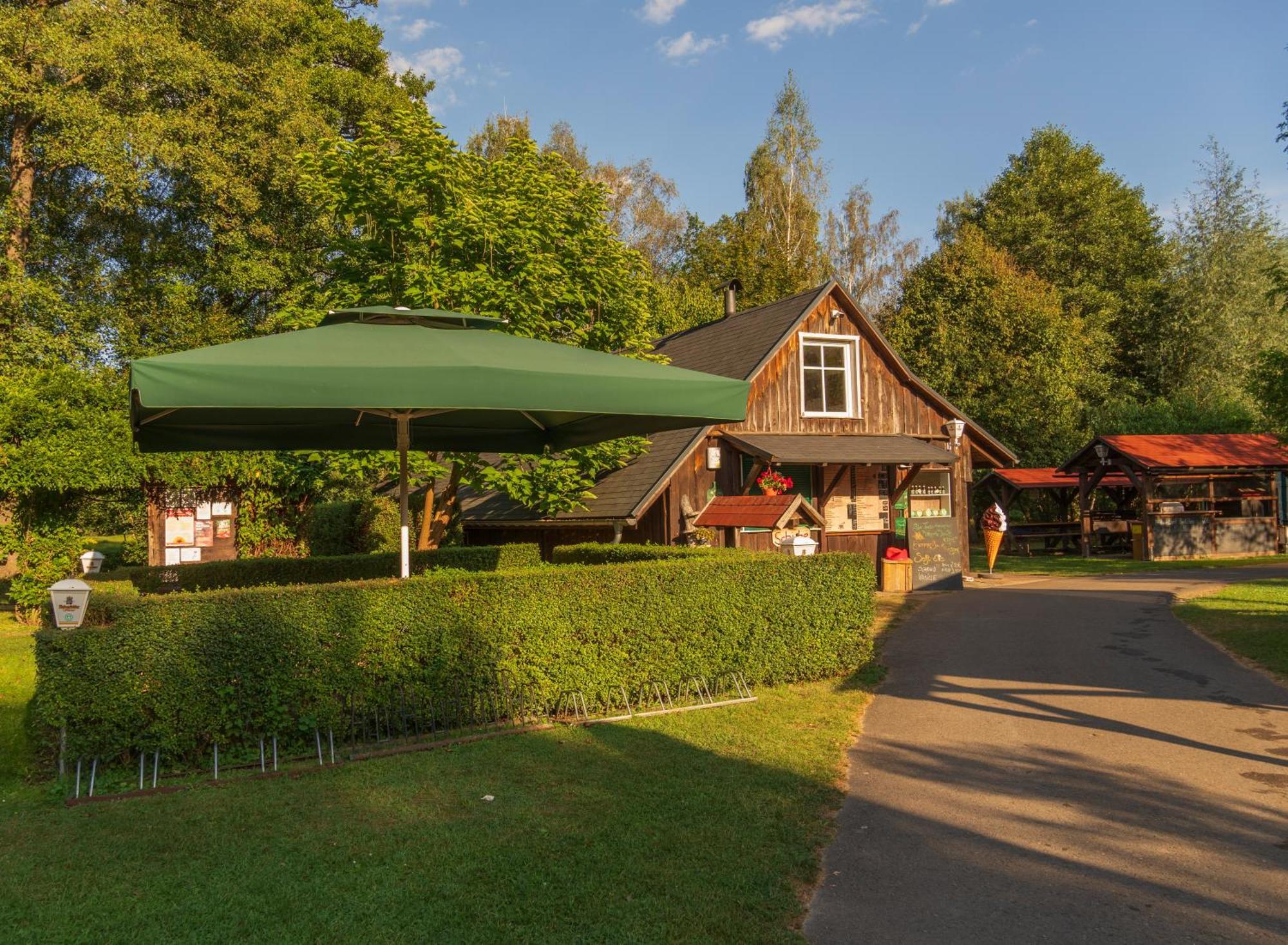 Gasthaus & Pension Am Kurfuerstendamm Burg  Ngoại thất bức ảnh
