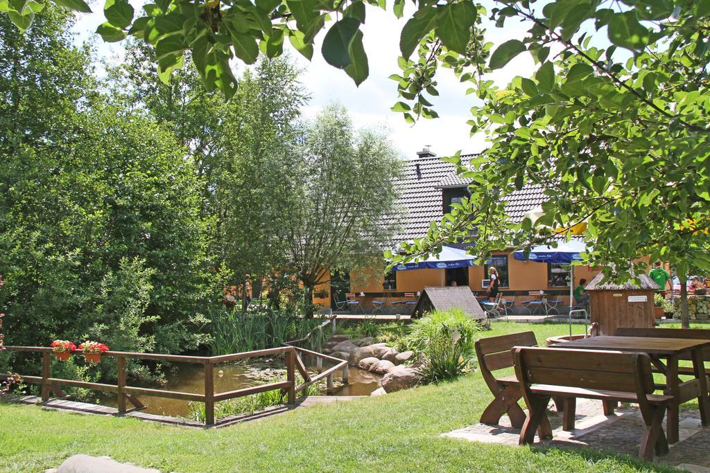 Gasthaus & Pension Am Kurfuerstendamm Burg  Ngoại thất bức ảnh